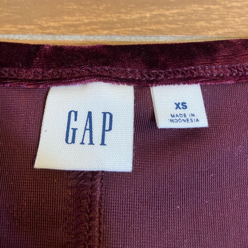 Gap Velvet Crop Top - Picture 2 of 3